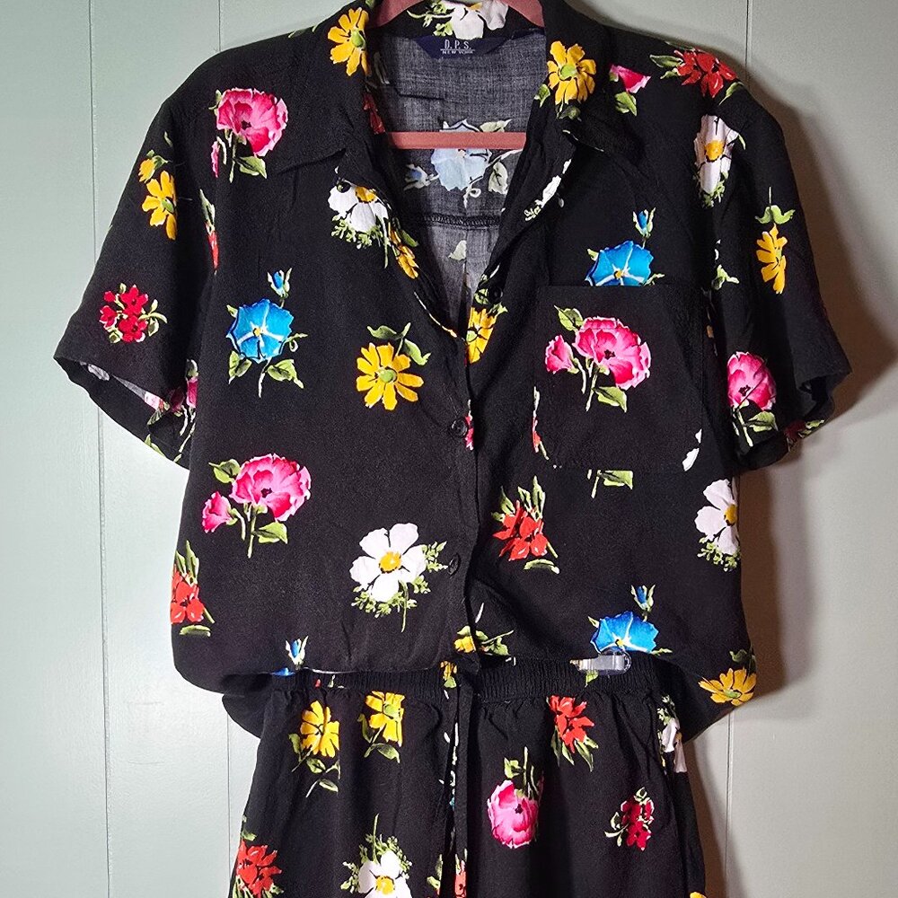 Your favorite floral summer casual set